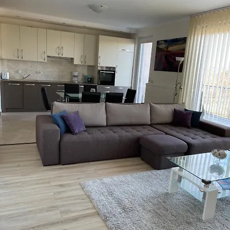 Piano Balaton Apartment Zamardi