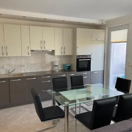 Piano Balaton Apartment Zamardi